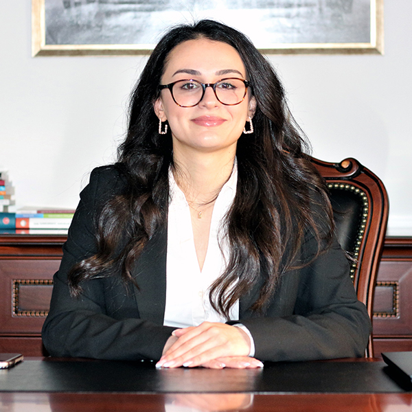 Avukat Deniz Simay ORAL